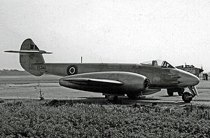 Глостер F.9/40 с турбореактивными двигателями Роллс-Ройс W.2B/23