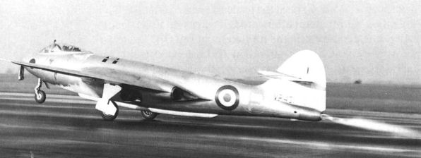 «Хоукер» P.1072 с ЖРД «Снарлер» в хвостовой части фюзеляжа.