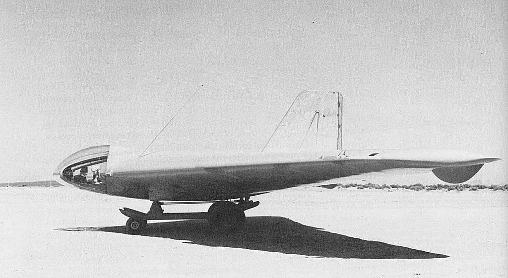 Экспериментальный самолет MX-324 с жидкостно-реактивным двигателем, мощность которого была недостаточной для полета на большой скорости