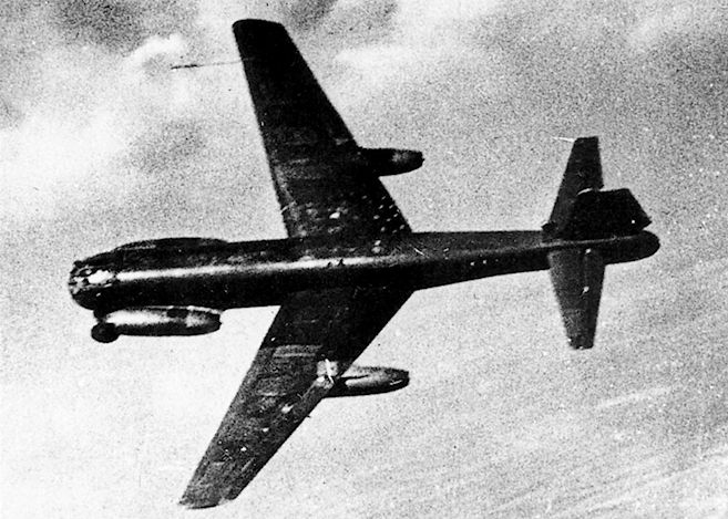 Ju-287V-1 - первый в мире средний реактивный бомбардировщик, в конструкции которого было использовано большое количество агрегатов и узлов самолетов различных типов