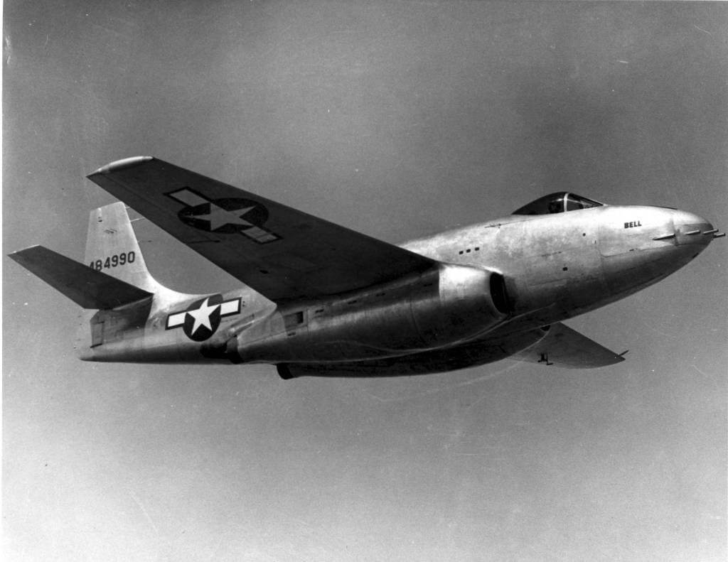 Первый опытный образец американского тяжелого истребителя дальнего действия XP-83