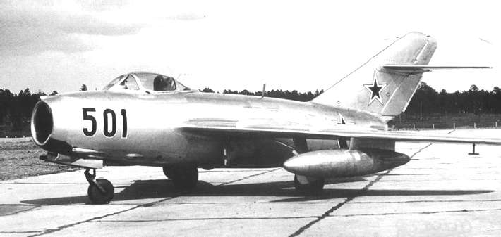 Серийный истребитель МиГ-15
