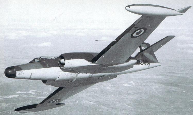 CF-100 Mk.4 с измененным фонарем кабины
