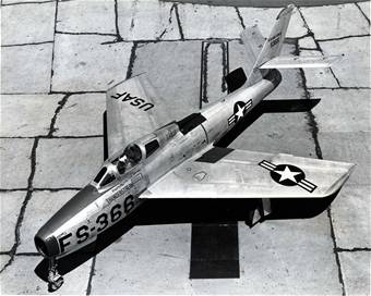F-84F-5-RE «Тандэрстрик»